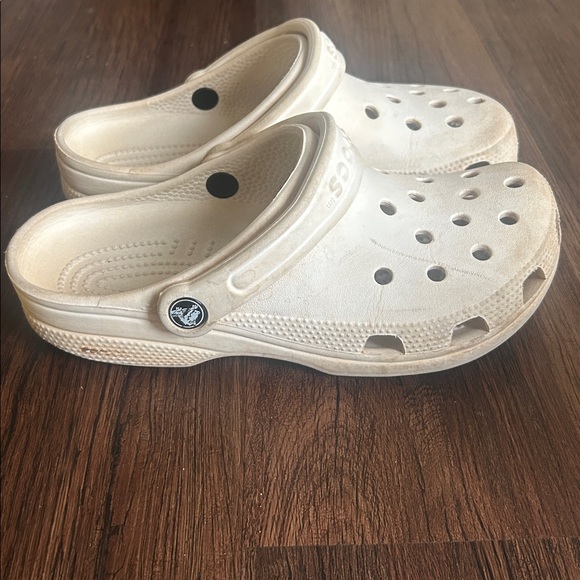Crocs bundle white/yellow size 5 youth/ 7 women - Picture 9 of 12